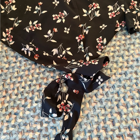 Madewell Floral Wrap Top sz XL EUC - Picture 6 of 8